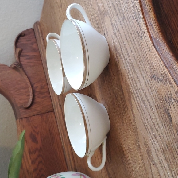 Set of 4 Translucent Porcelain Royalton China Tea Cups - Picture 1 of 8